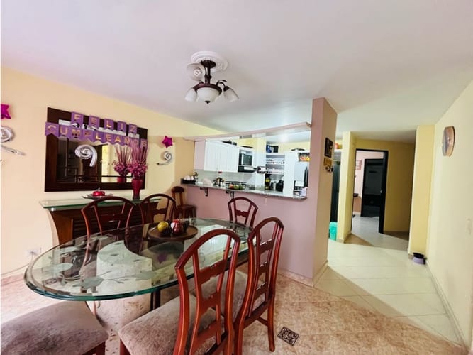 Edificio en venta en Laureles, Medellín, 800 m² · foto 6 de 24