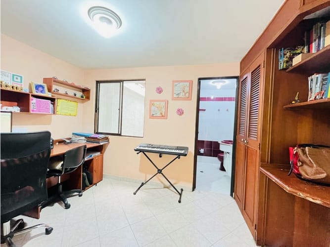 Edificio en venta en Laureles, Medellín, 800 m² · foto 12 de 24