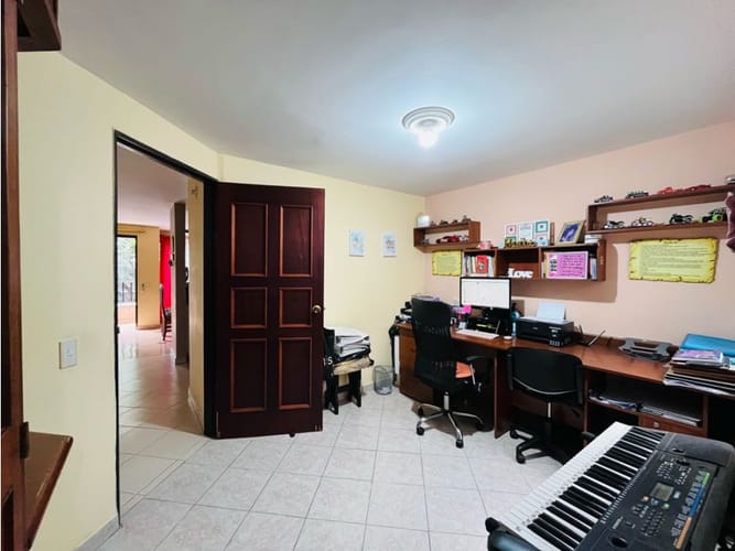 Edificio en venta en Laureles, Medellín, 800 m² · foto 13 de 24