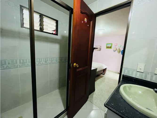 Edificio en venta en Laureles, Medellín, 800 m² · foto 19 de 24