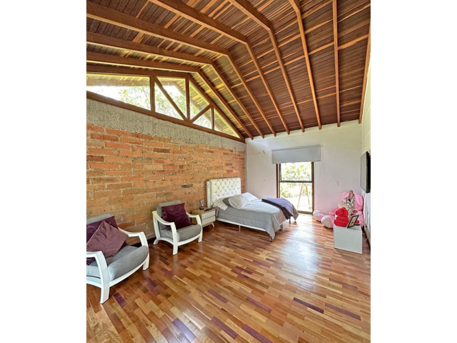 Casa de 7 alcobas en venta en Vereda La Doctora, Sabaneta, 470 m² · foto 6 de 11