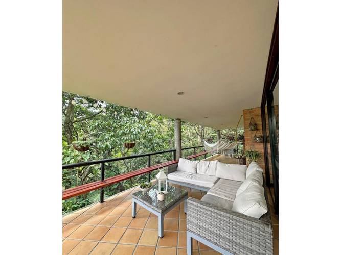 Casa de 7 alcobas en venta en Vereda La Doctora, Sabaneta, 470 m² · foto 7 de 11