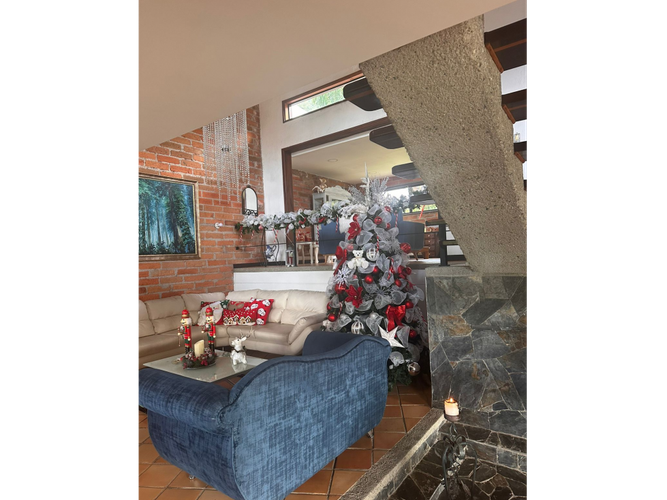 Casa de 7 alcobas en venta en Vereda La Doctora, Sabaneta, 470 m² · foto 10 de 11