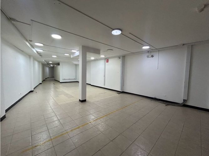 Casa de 3 alcobas en venta en Bretaña, Cali, 406 m² · foto 2 de 19