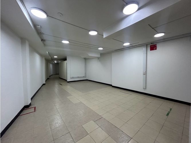 Casa de 3 alcobas en venta en Bretaña, Cali, 406 m² · foto 3 de 19