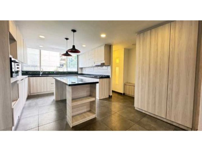 Apartamento de 5 alcobas en venta en Centro Administrativo, Medellín, 329 m² · foto 4 de 24