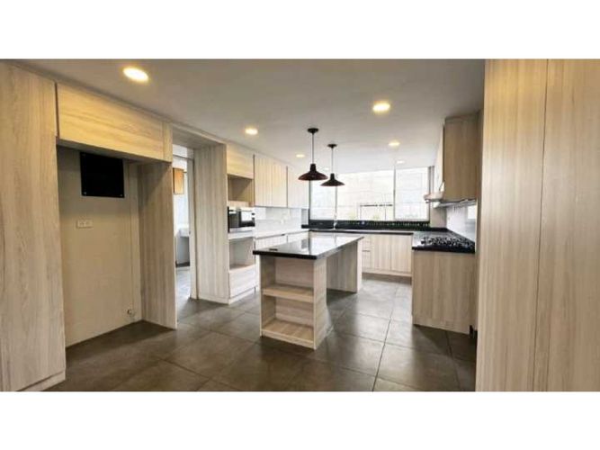 Apartamento de 5 alcobas en venta en Centro Administrativo, Medellín, 329 m² · foto 5 de 24