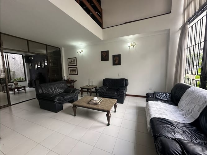 Casa de 4 alcobas en venta en El Ingenio, Cali, 350 m² · foto 3 de 24
