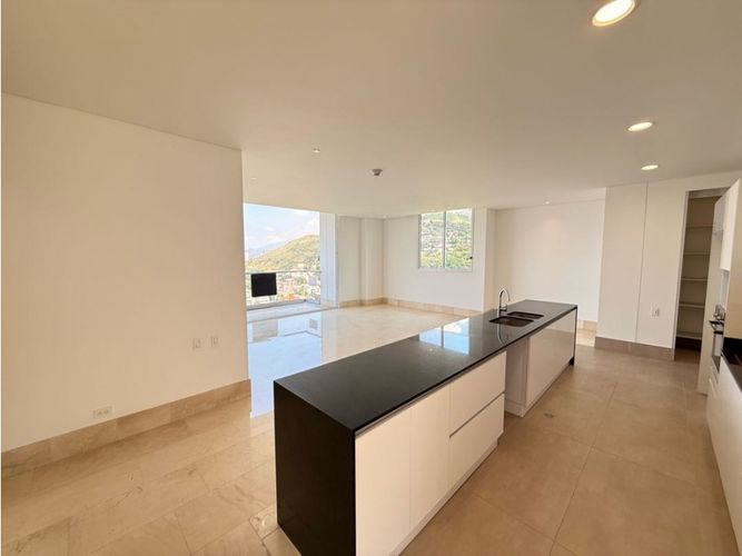 Apartamento de 3 alcobas en venta en Bellavista, Cali, 187 m² · foto 3 de 23