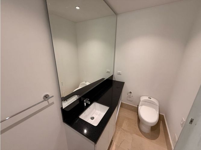 Apartamento de 3 alcobas en venta en Bellavista, Cali, 187 m² · foto 13 de 23