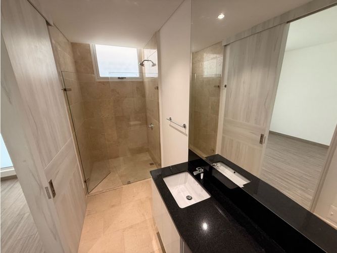 Apartamento de 3 alcobas en venta en Bellavista, Cali, 187 m² · foto 14 de 23