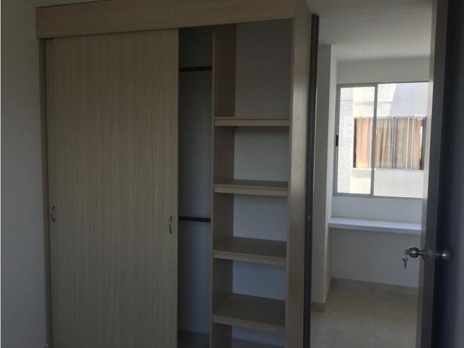 Apartamento de 3 alcobas en venta en Cr. Los Naranjos, Jamundí, 63 m² · foto 4 de 11