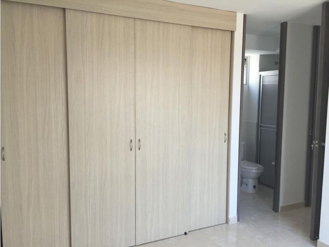 Apartamento de 3 alcobas en venta en Cr. Los Naranjos, Jamundí, 63 m² · foto 5 de 11