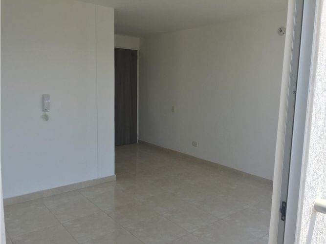 Apartamento de 3 alcobas en venta en Cr. Los Naranjos, Jamundí, 63 m² · foto 6 de 11