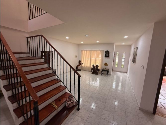 Casa de 3 alcobas en venta en Ciudad Jardin, Cali, 222 m² · foto 2 de 24