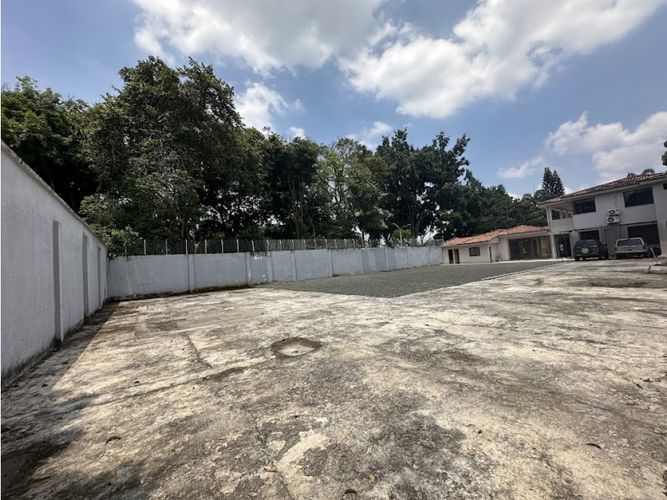 Casa de 8 alcobas en venta en Ciudad Jardin, Cali, 700 m² · foto 3 de 16