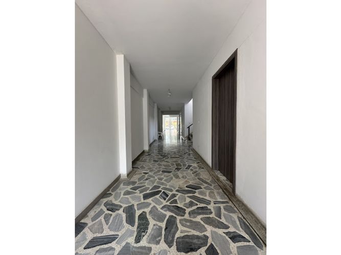 Casa de 8 alcobas en venta en Ciudad Jardin, Cali, 700 m² · foto 4 de 16
