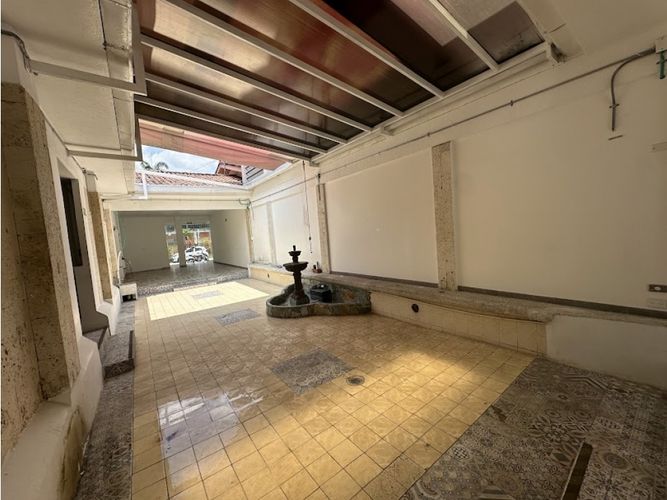 Casa de 8 alcobas en venta en Ciudad Jardin, Cali, 700 m² · foto 9 de 16