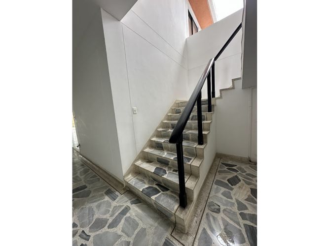 Casa de 8 alcobas en venta en Ciudad Jardin, Cali, 700 m² · foto 11 de 16