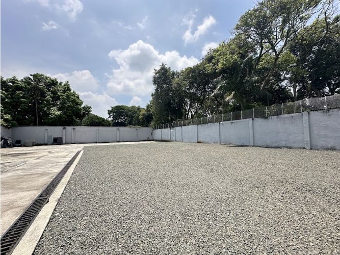 Casa de 8 alcobas en venta en Ciudad Jardin, Cali, 700 m² · foto 13 de 16
