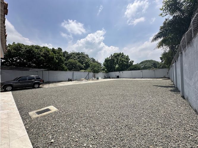 Casa de 8 alcobas en venta en Ciudad Jardin, Cali, 700 m² · foto 14 de 16