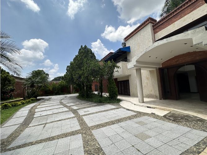 Casa de 5 alcobas en venta en Ciudad Jardin, Cali, 1380 m² · foto 3 de 24