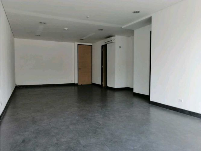Oficina en arriendo en Villa Carlota, Medellín, 50 m² · foto 2 de 17
