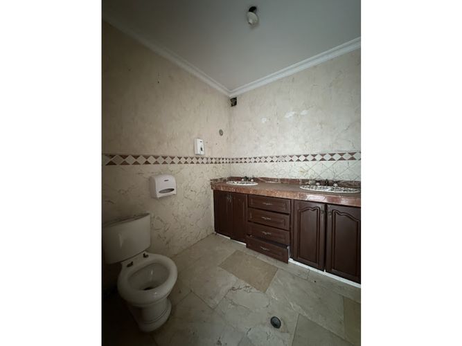 Casa de 5 alcobas en venta en Ciudad Jardin, Cali, 1380 m² · foto 4 de 24