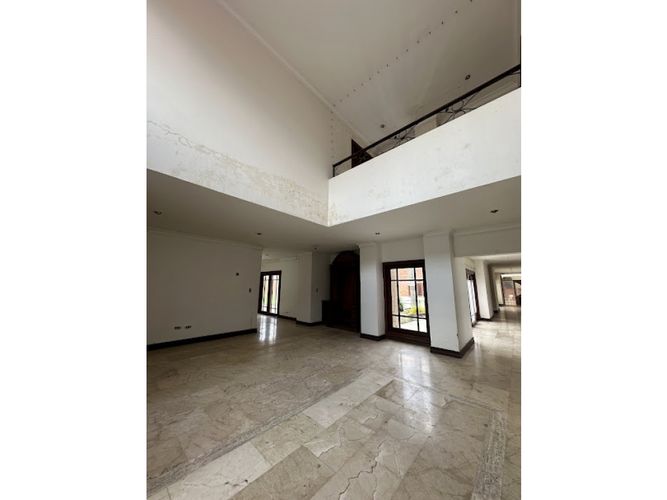Casa de 5 alcobas en venta en Ciudad Jardin, Cali, 1380 m² · foto 5 de 24