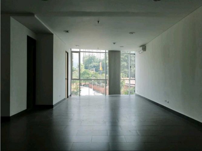 Oficina en arriendo en Villa Carlota, Medellín, 50 m² · foto 4 de 17