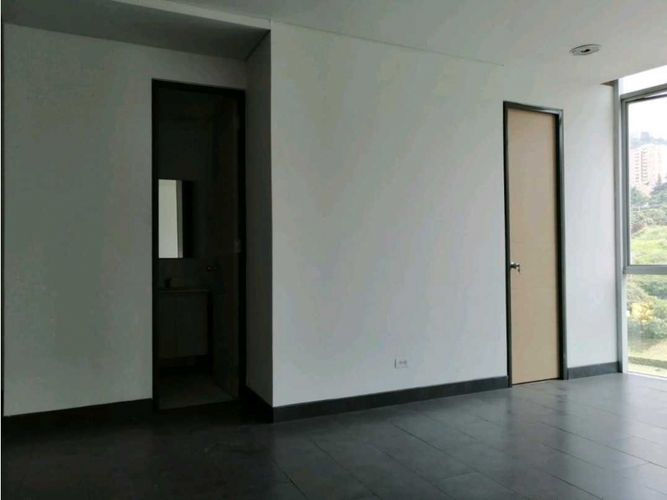 Oficina en arriendo en Villa Carlota, Medellín, 50 m² · foto 7 de 17