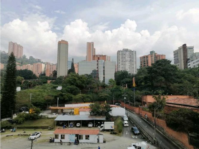 Oficina en arriendo en Villa Carlota, Medellín, 50 m² · foto 11 de 17