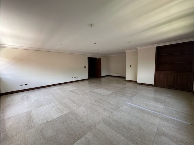 Casa de 5 alcobas en venta en Ciudad Jardin, Cali, 1380 m² · foto 17 de 24