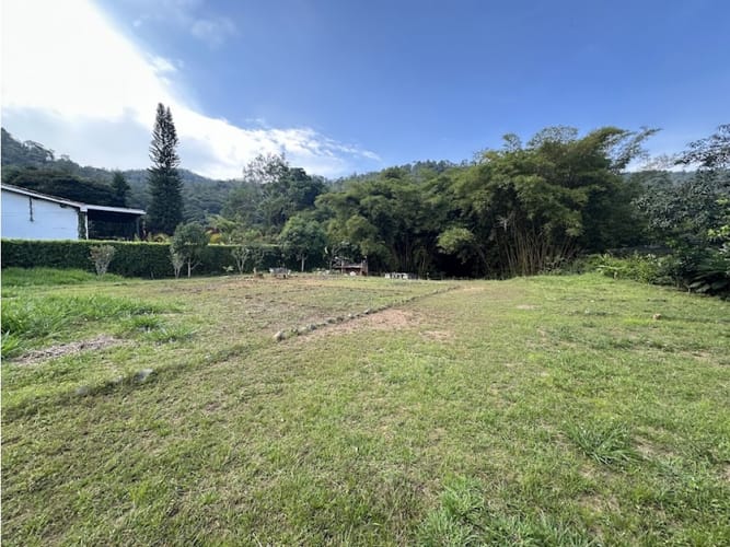 Lote en venta en Pance, Cali, 1730 m² · foto 3 de 24