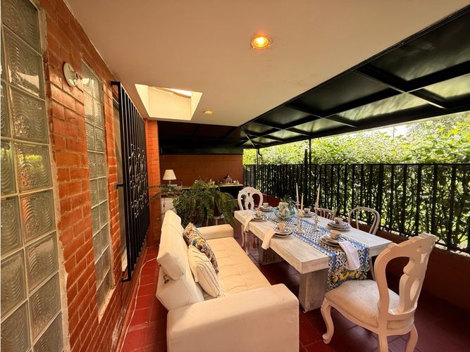 Casa de 3 alcobas en venta en El Castillo, Jamundí, 195 m² · foto 3 de 24