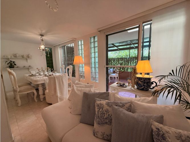 Casa de 3 alcobas en venta en El Castillo, Jamundí, 195 m² · foto 4 de 24