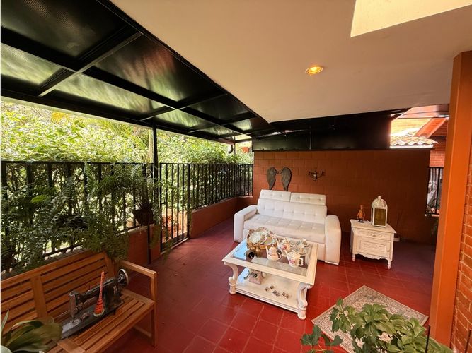 Casa de 3 alcobas en venta en El Castillo, Jamundí, 195 m² · foto 5 de 24