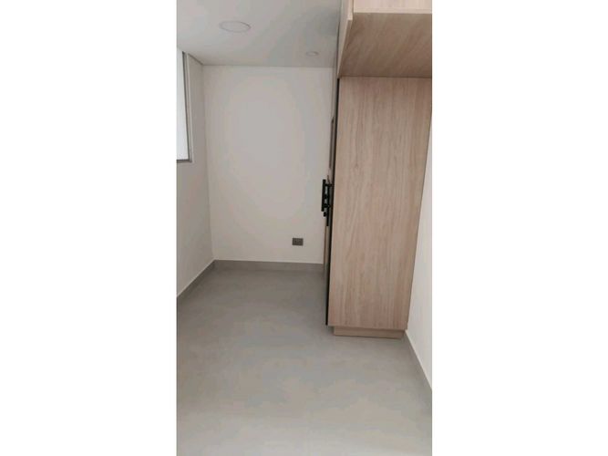 Apartamento de 3 alcobas en venta en Lorena, Medellín, 220 m² · foto 3 de 24