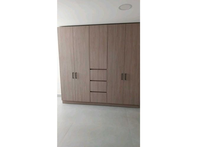 Apartamento de 3 alcobas en venta en Lorena, Medellín, 220 m² · foto 7 de 24