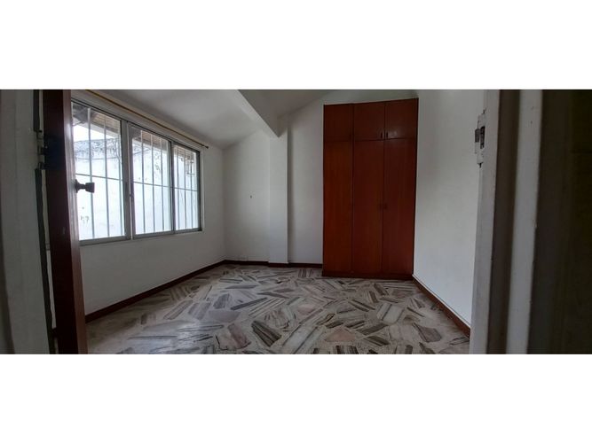 Casa de 13 alcobas en venta en Santa Anita, Cali, 525 m² · foto 6 de 9