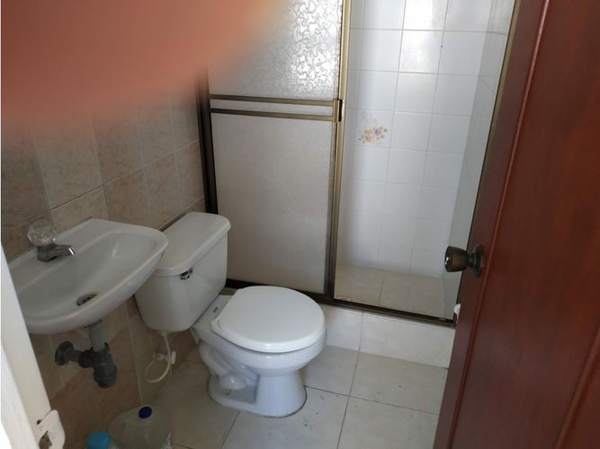 Casa de 13 alcobas en venta en Santa Anita, Cali, 525 m² · foto 7 de 9