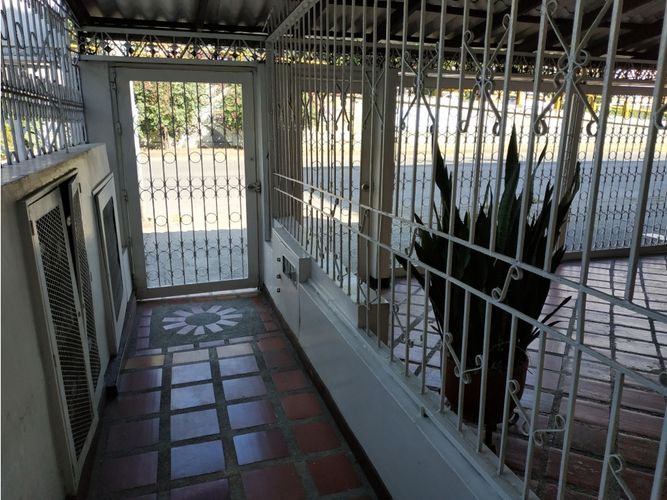 Casa de 13 alcobas en venta en Santa Anita, Cali, 525 m² · foto 9 de 9