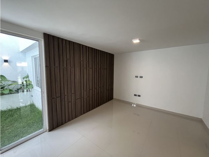$450.000.000 en Cr. Country Plaza
