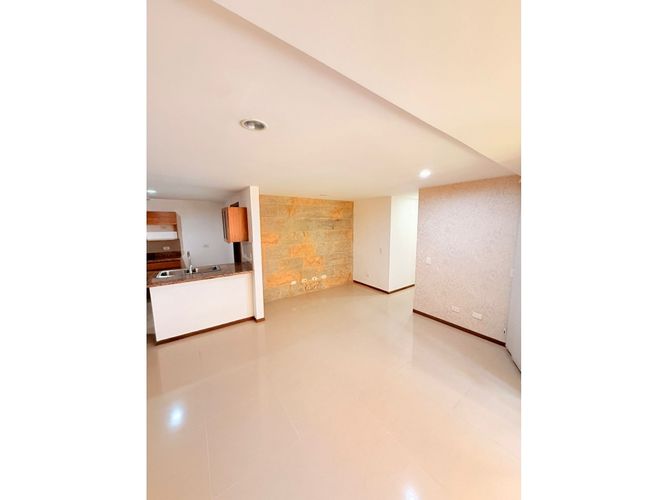 Apartamento de 2 alcobas en venta en Las Lomitas, Sabaneta, 111 m² · foto 7 de 24