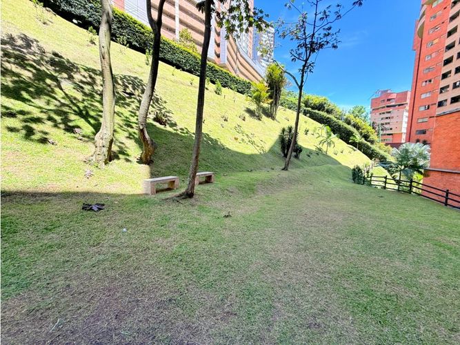 Apartamento de 2 alcobas en venta en Las Lomitas, Sabaneta, 111 m² · foto 23 de 24