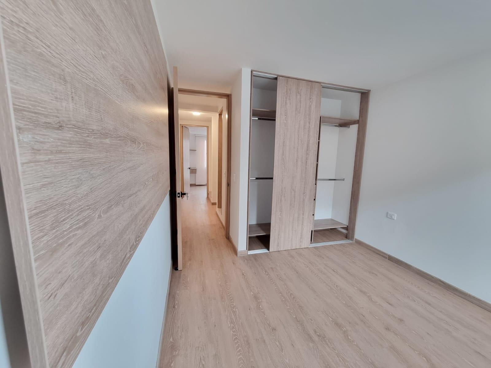 Casa en venta en Villas De Granada, Bogotá · foto 14 de 24