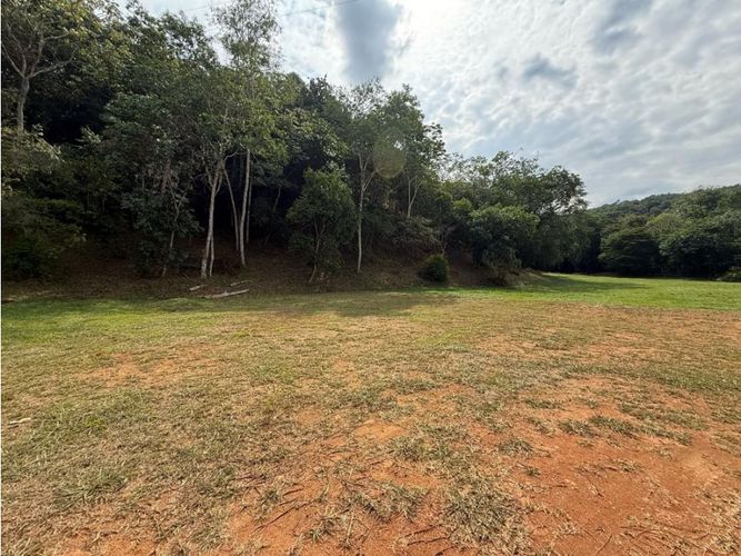 Lote en venta en Pance, Cali, 9665 m² · foto 2 de 2