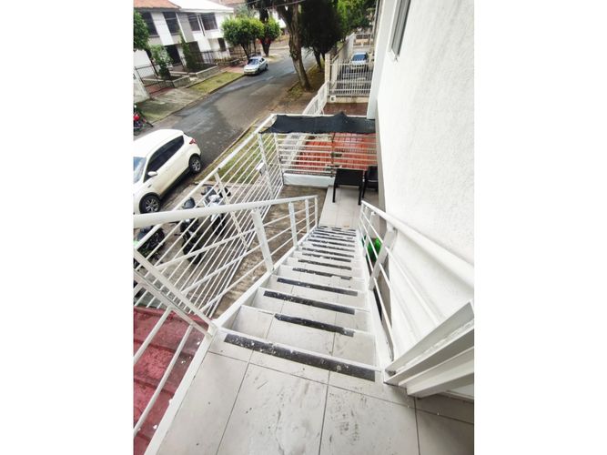 Casa de 4 alcobas en venta en Panamericano, Cali, 200 m² · foto 2 de 9