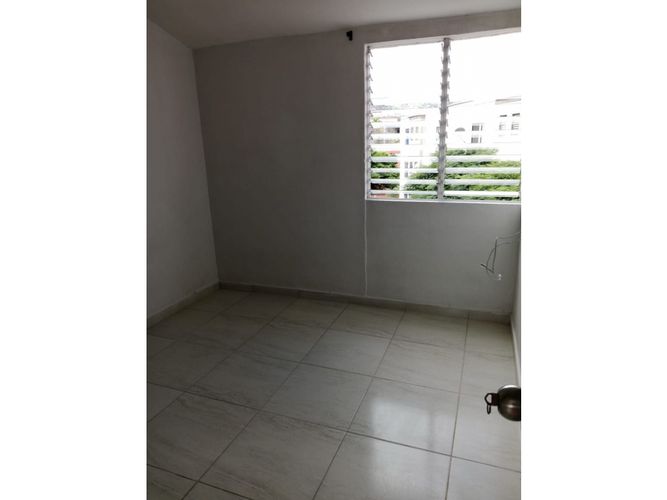 Apartamento de 3 alcobas en venta en Napoles, Jamundí, 56 m² · foto 5 de 8