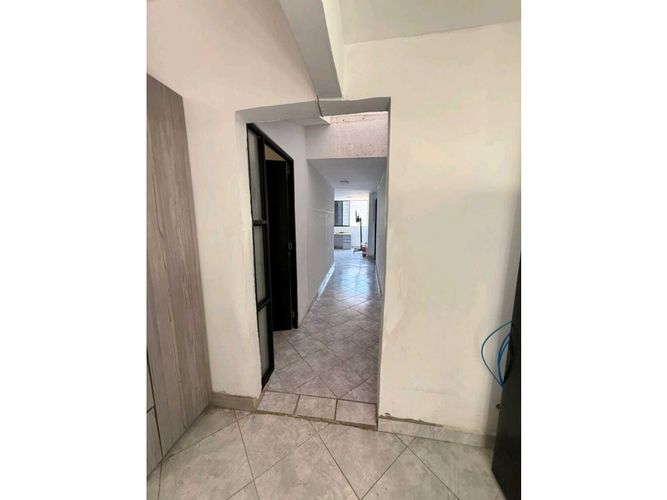 Casa de 4 alcobas en venta en La América, Medellín, 702 m² · foto 2 de 24